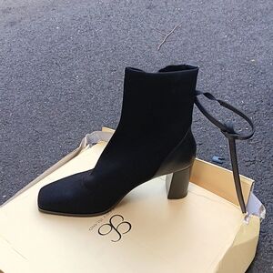 Elegant Black Heeled Boots